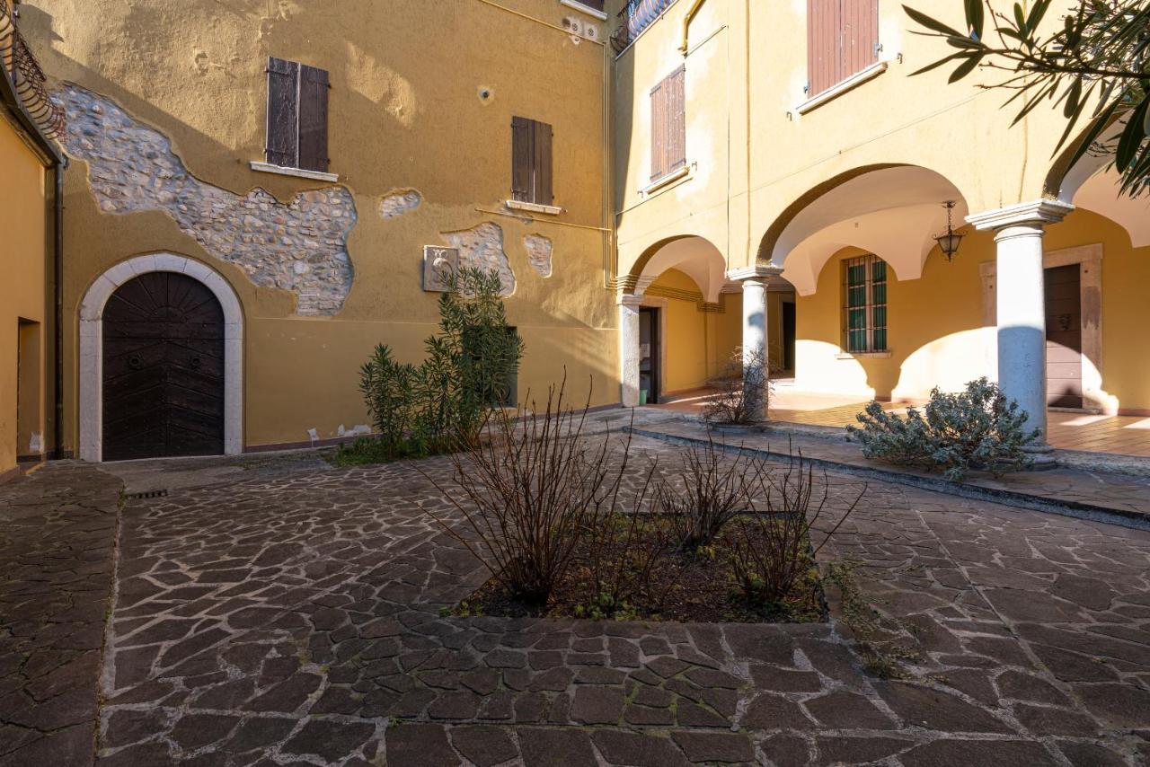 Appartamento Agata San Felice del Benaco Exterior photo